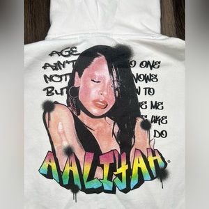 [SOLD]Aaliyah Graphic Crop Hoodie